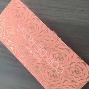 Sigma cor de Rosa Eyeshadow Palette